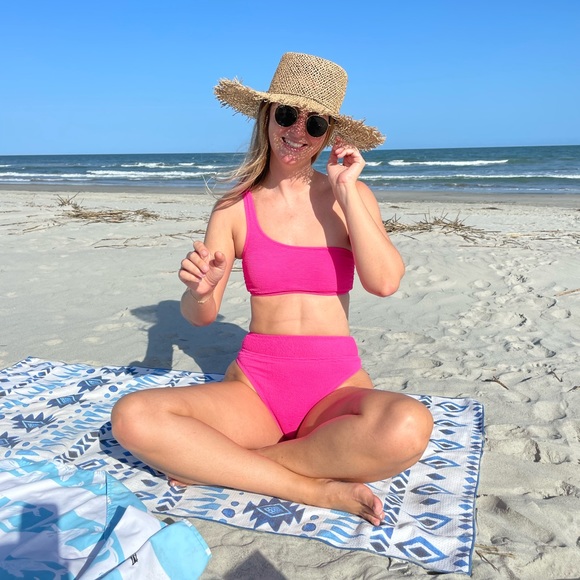 Pink Ribbed Bikini - Picture 4 of 6